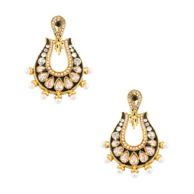 Black and silver stones lined with pearls border 